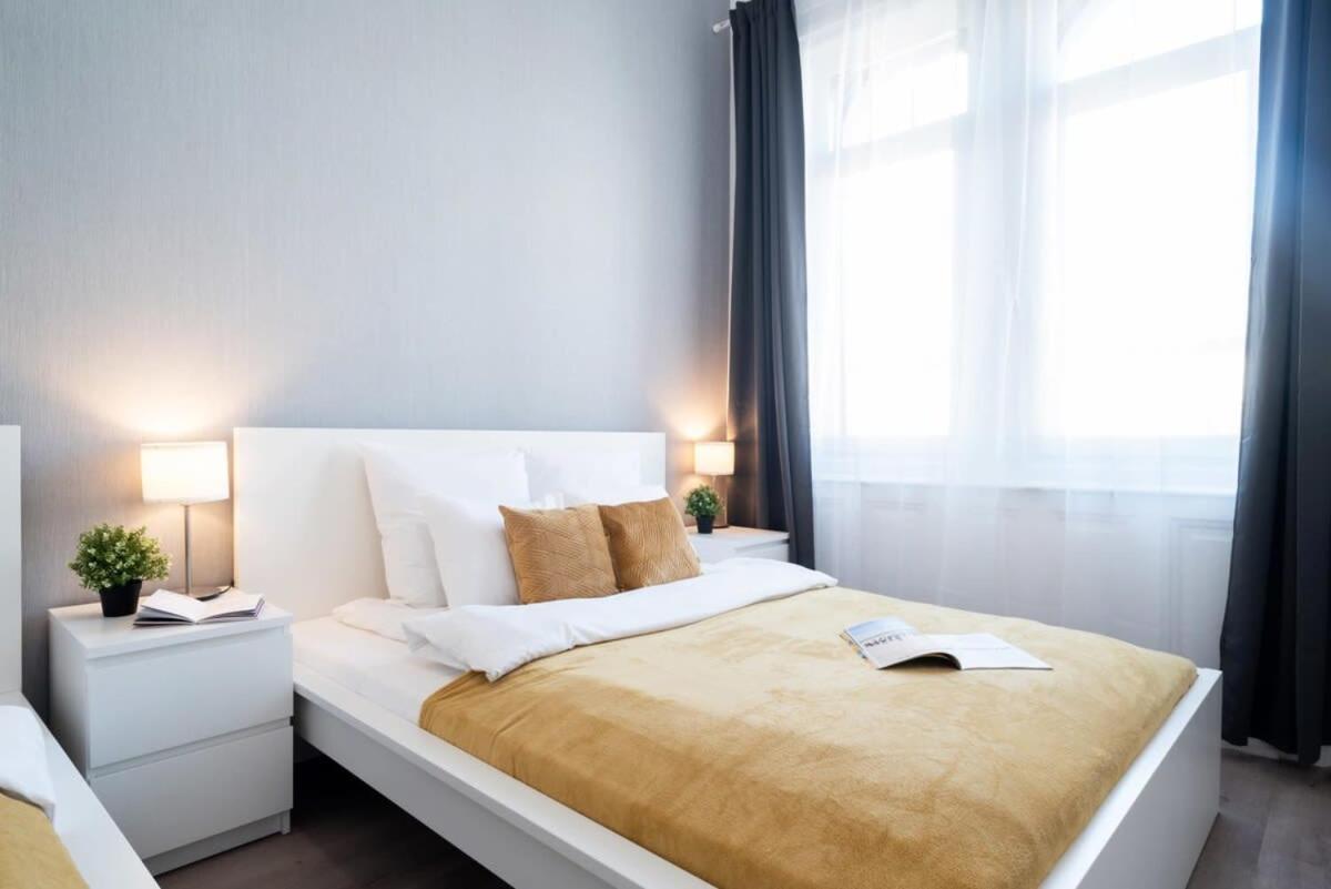 Large Apartment At Perfect Central Location Budapest Exterior foto