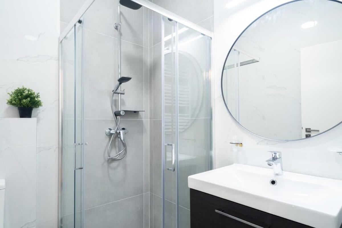 Large Apartment At Perfect Central Location Budapest Exterior foto